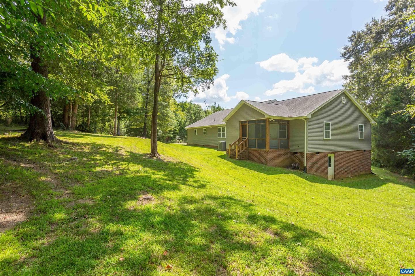 202 Smith Dr photo 4
