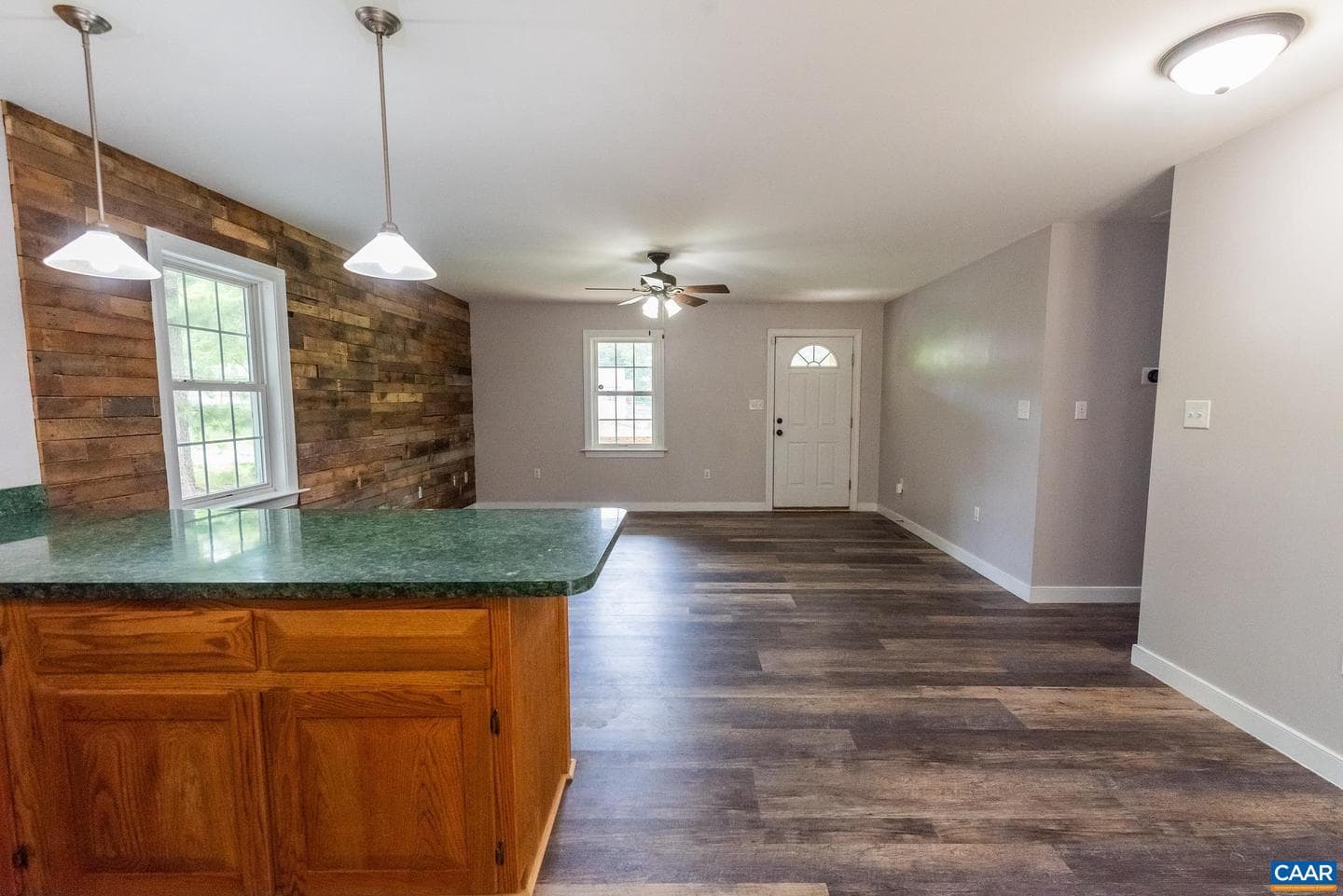 309 Richmond Ave photo 10