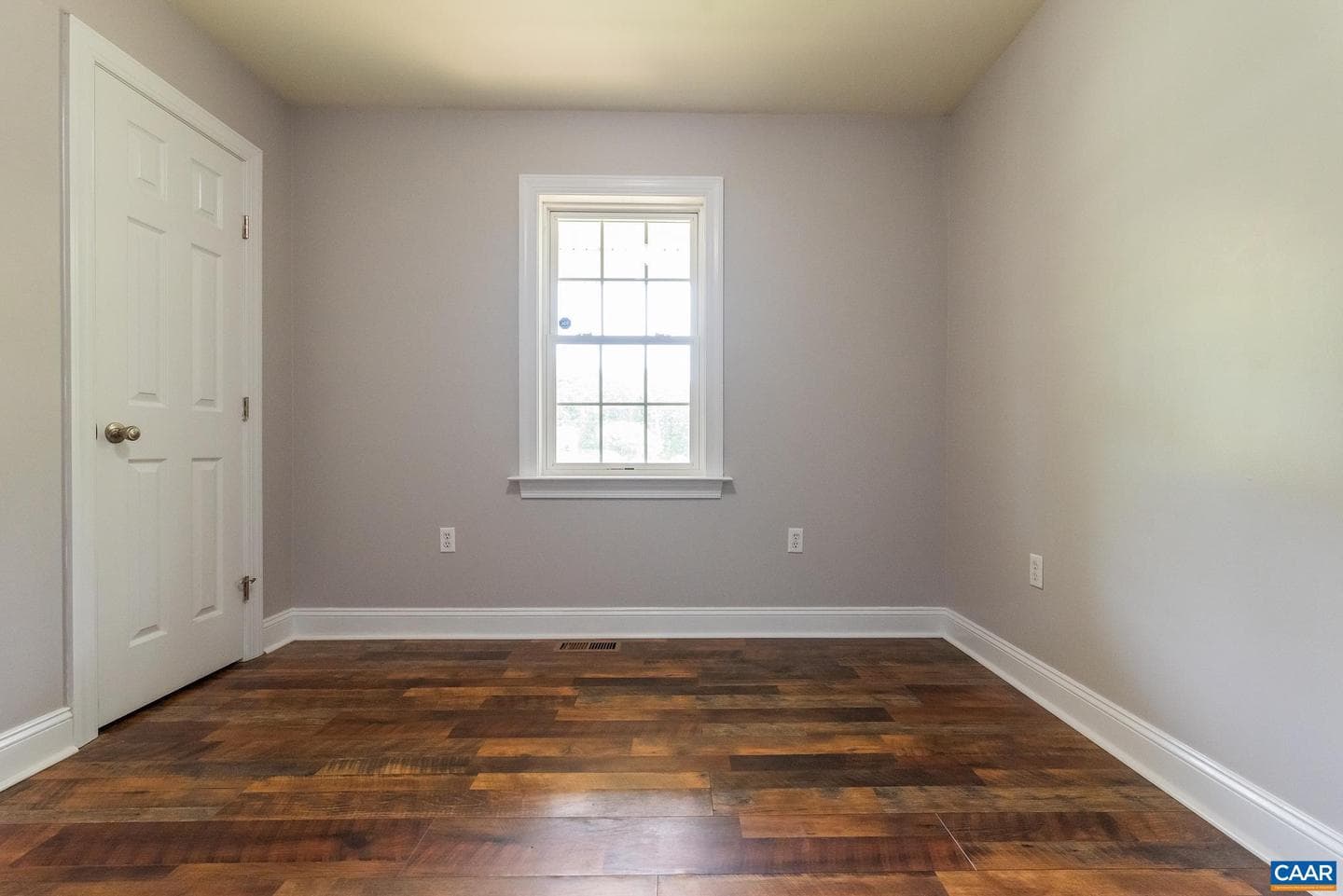 309 Richmond Ave photo 20