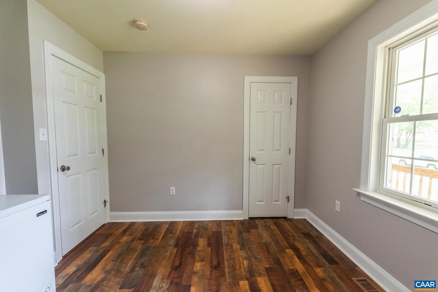 309 Richmond Ave photo 24
