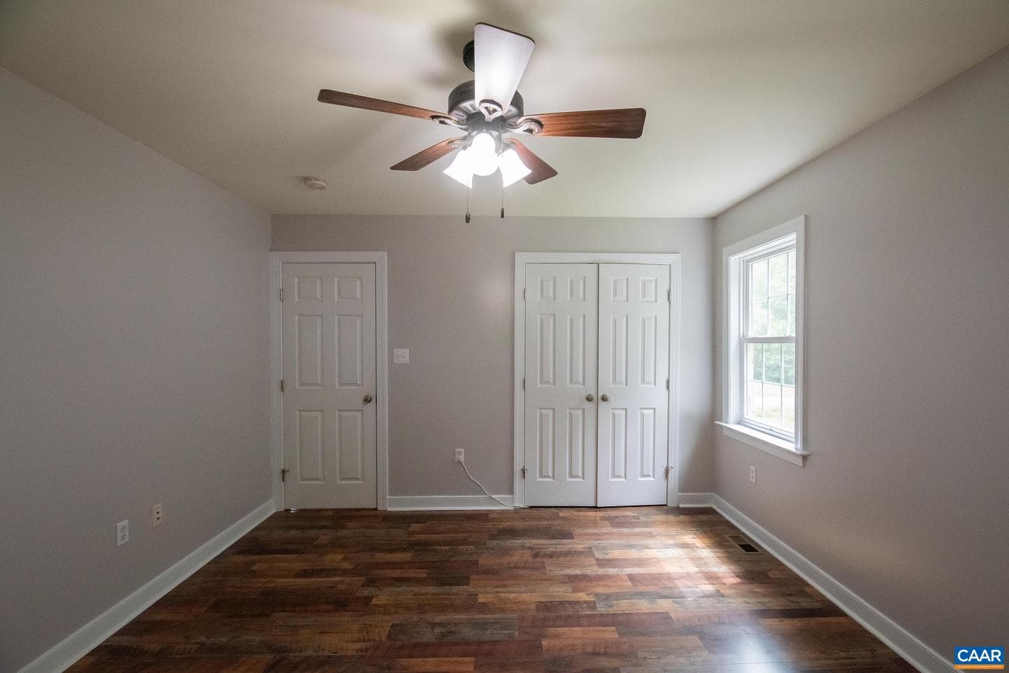 309 Richmond Ave photo 25