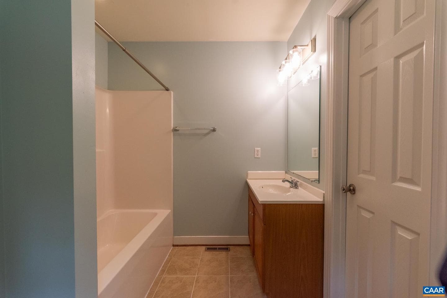 309 Richmond Ave photo 27