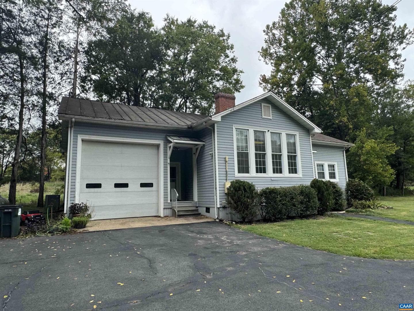 15684 West River Rd photo 2