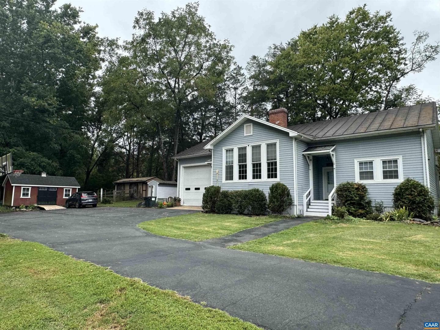 15684 West River Rd photo 3