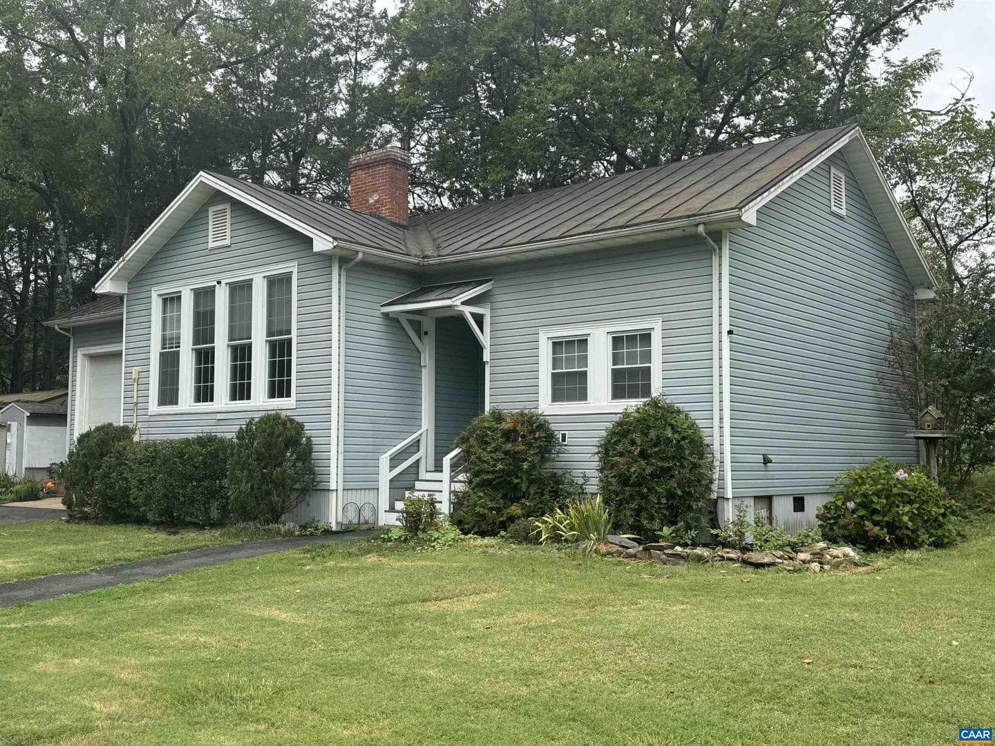 15684 West River Rd photo 4