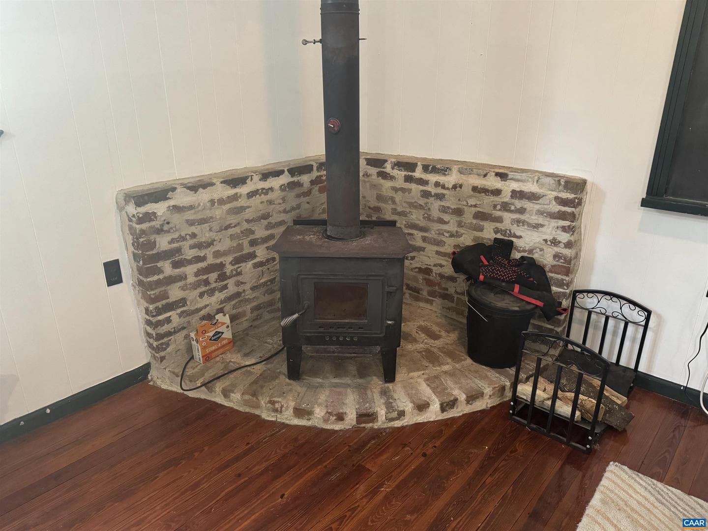15684 West River Rd photo 8