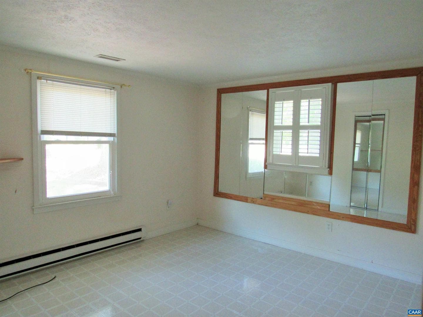 363 Village Rd photo 10