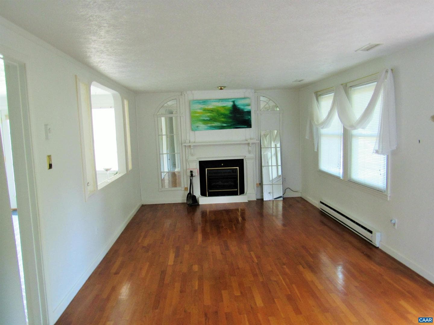 363 Village Rd photo 12