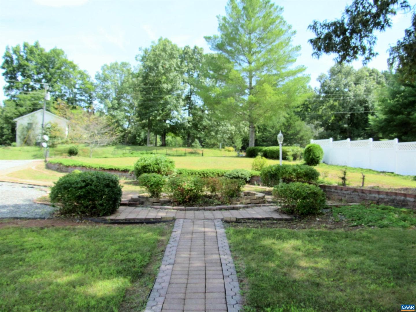 363 Village Rd photo 17