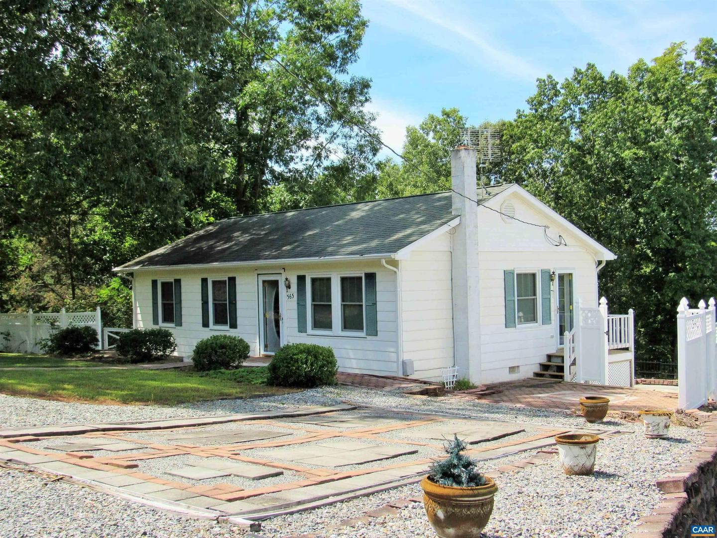 363 Village Rd photo 18