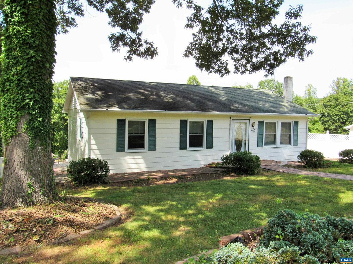 363 Village Rd photo 2