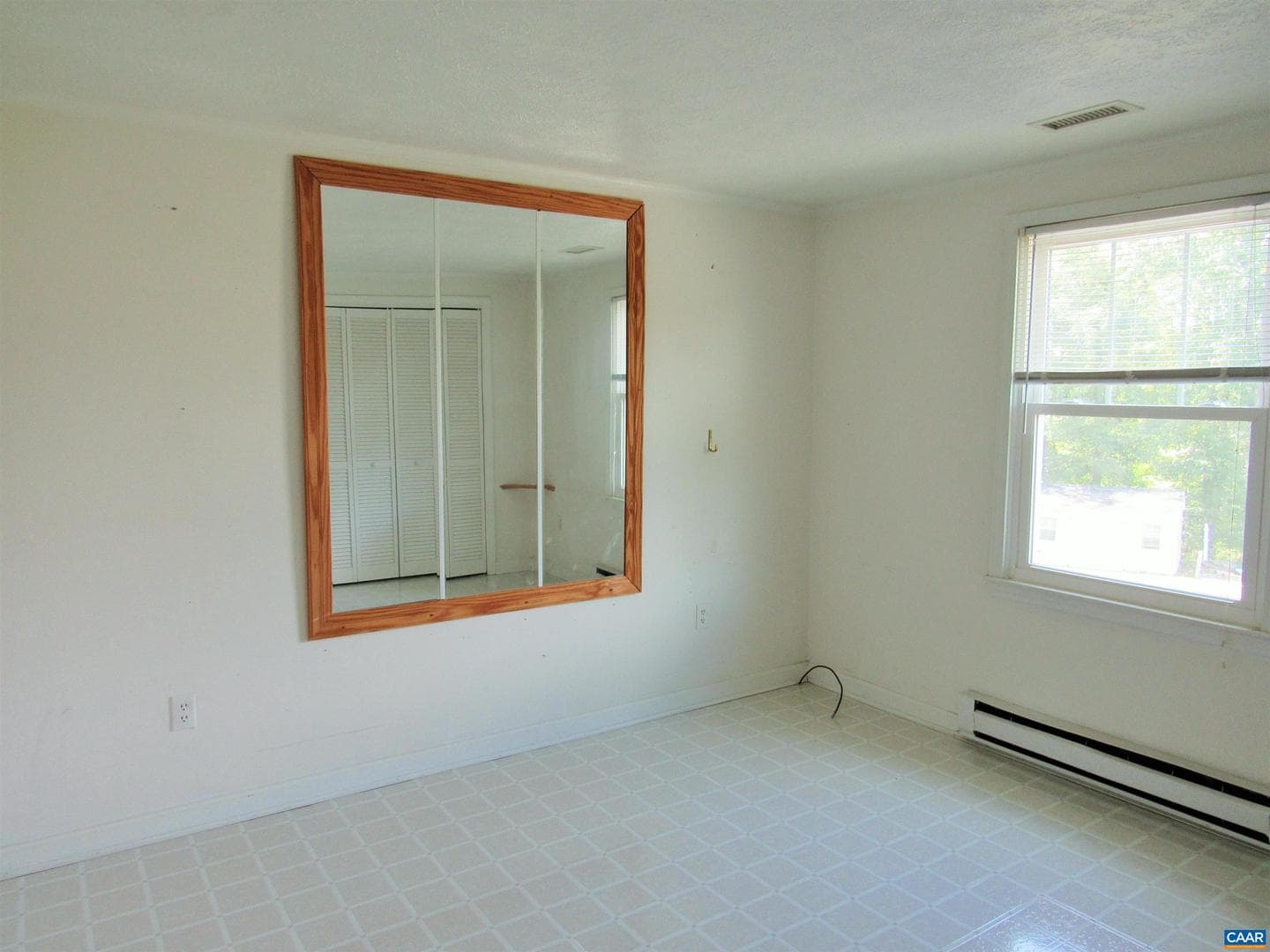 363 Village Rd photo 8