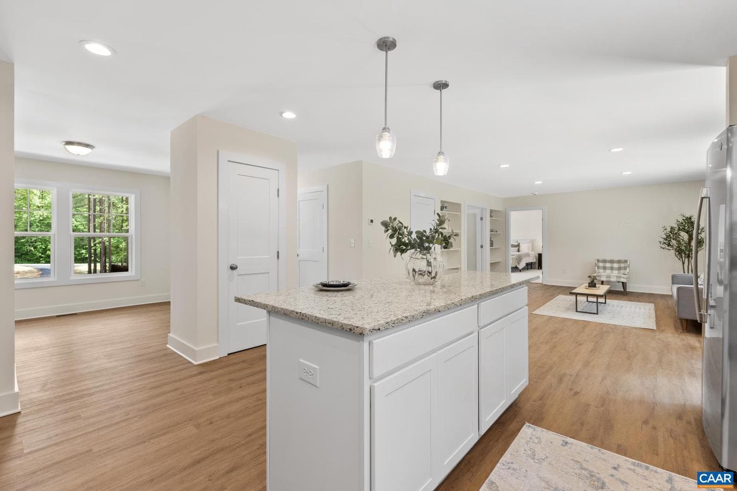 487 Kenwood Ln photo 9