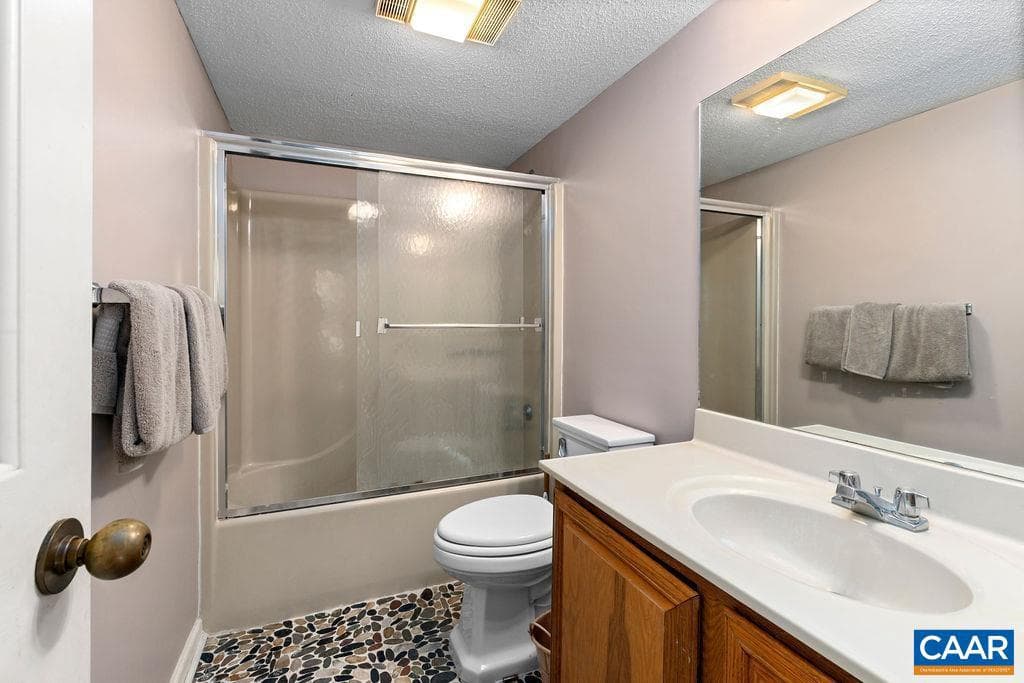 2025 Stone Ridge Condos photo 12