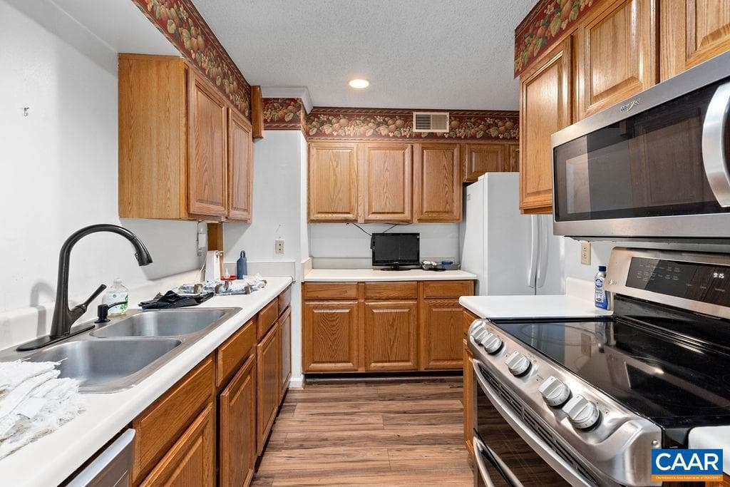 2025 Stone Ridge Condos photo 7