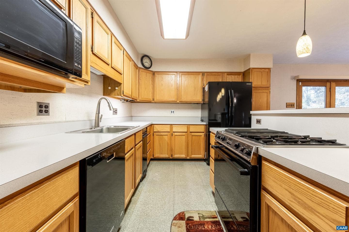 210 Pasture Ln photo 2