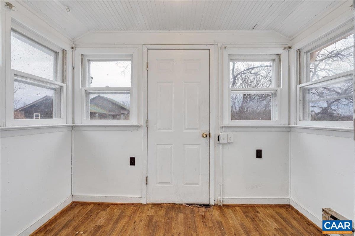 2420 James River Rd photo 20