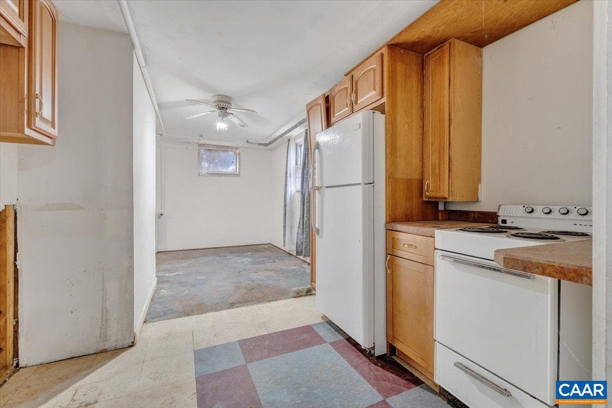 2420 James River Rd photo 29