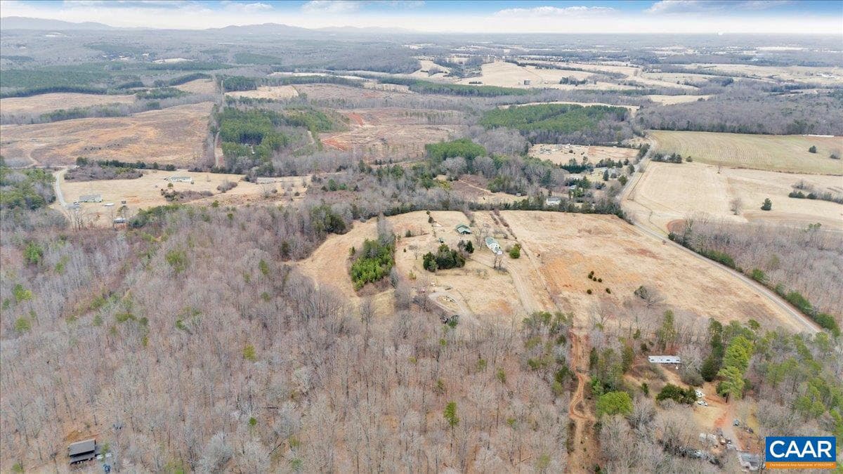 2420 James River Rd photo 3
