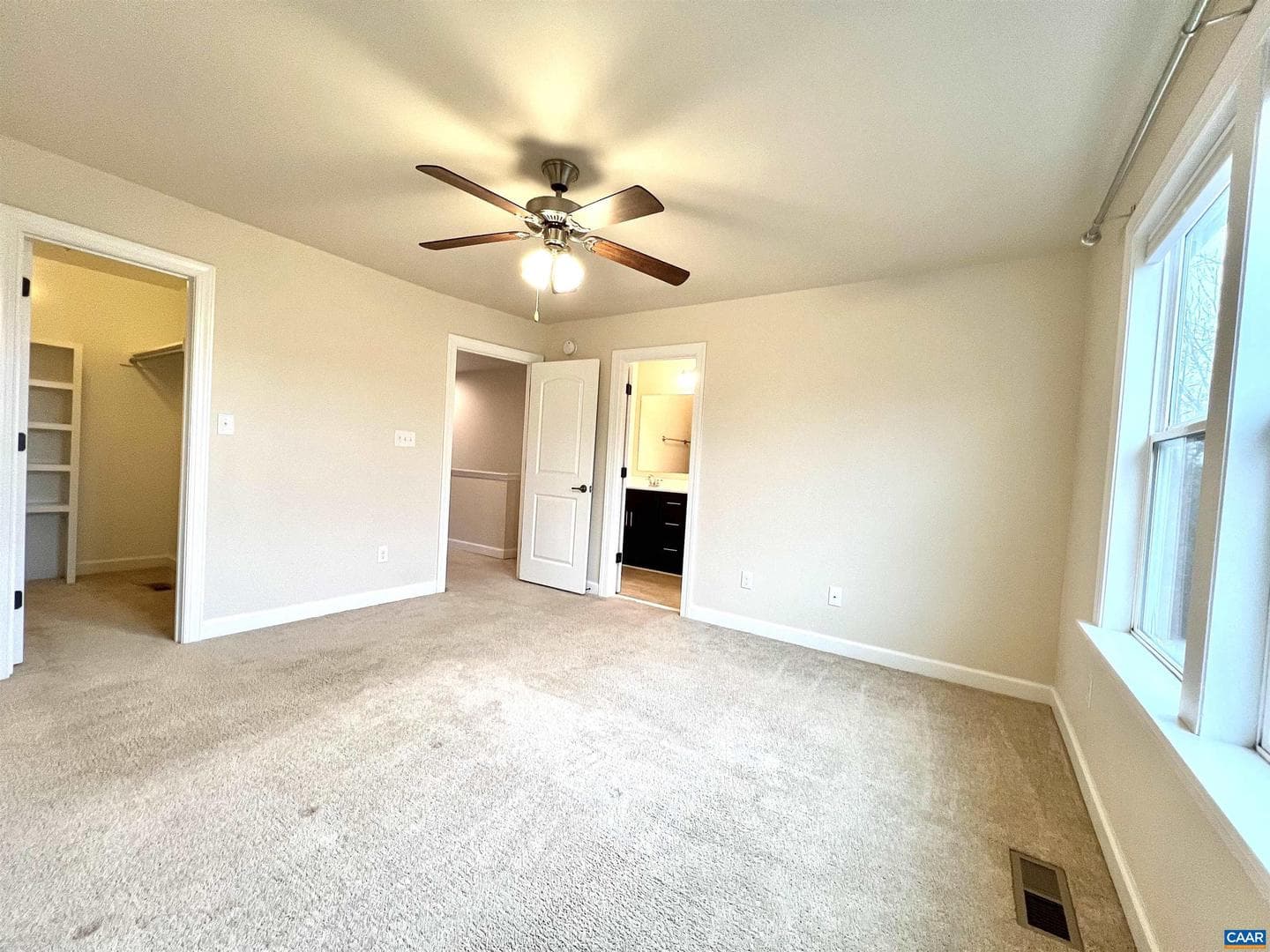 251 Huntley Ave photo 16