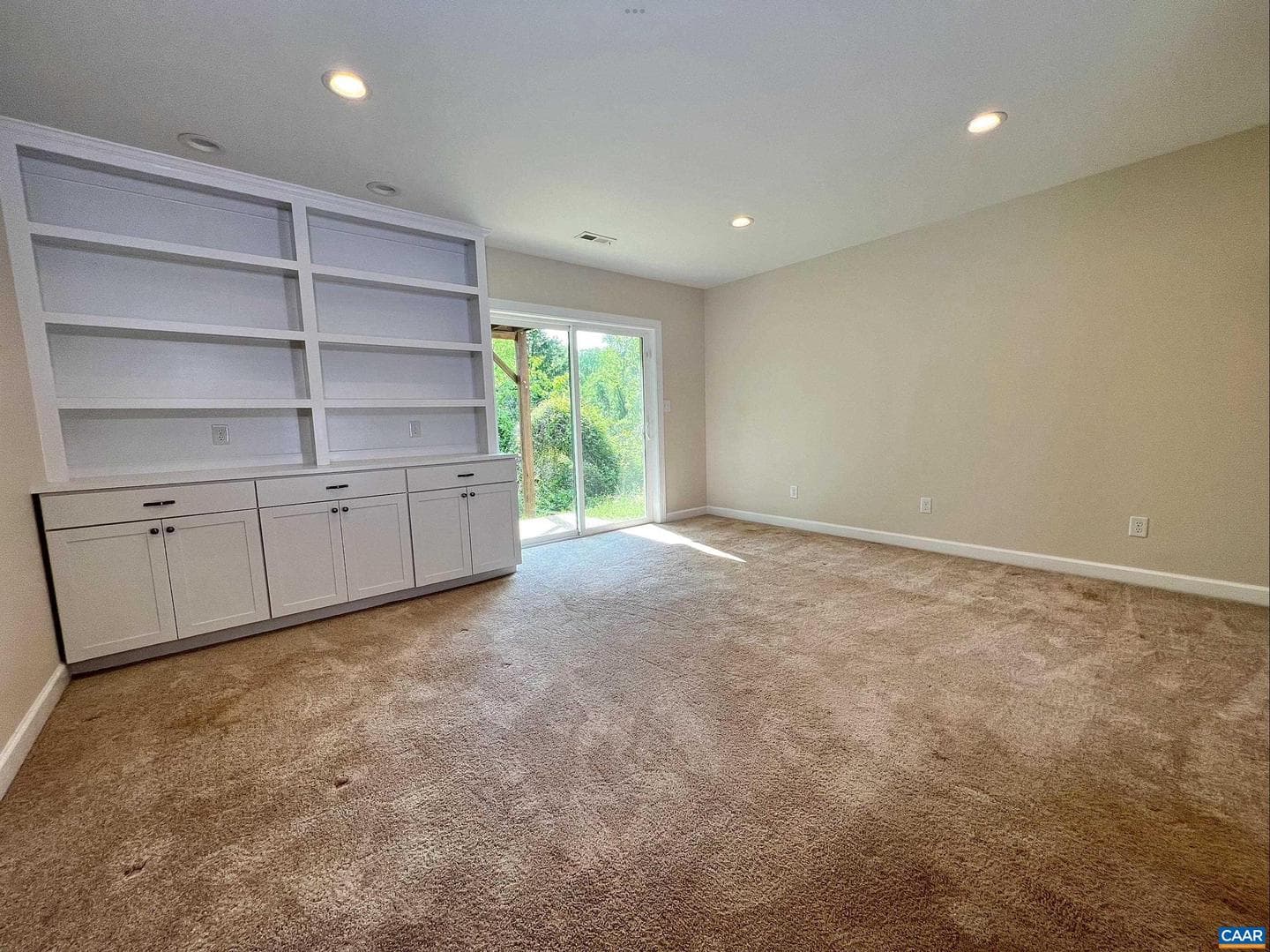 251 Huntley Ave photo 24