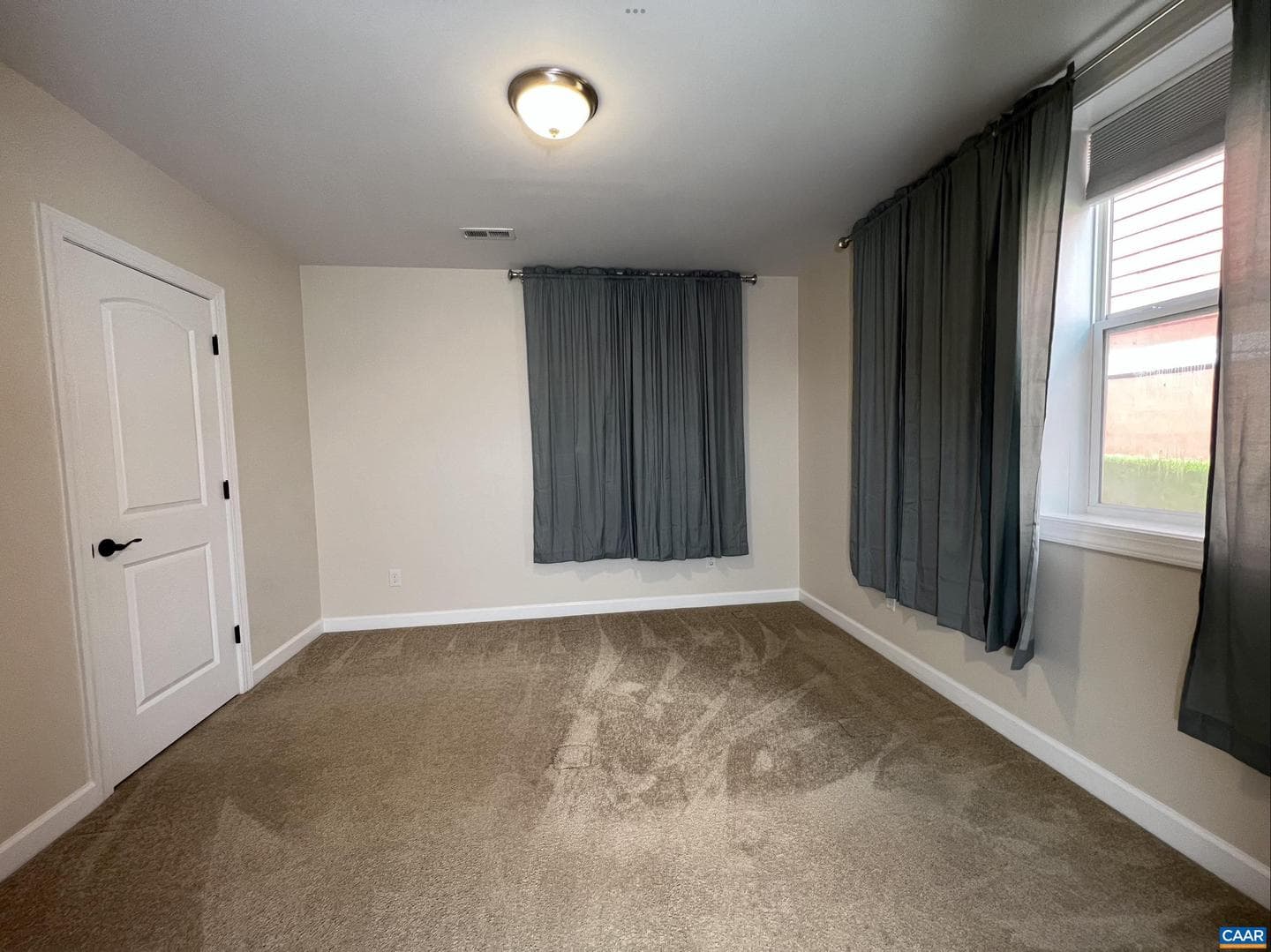 251 Huntley Ave photo 26