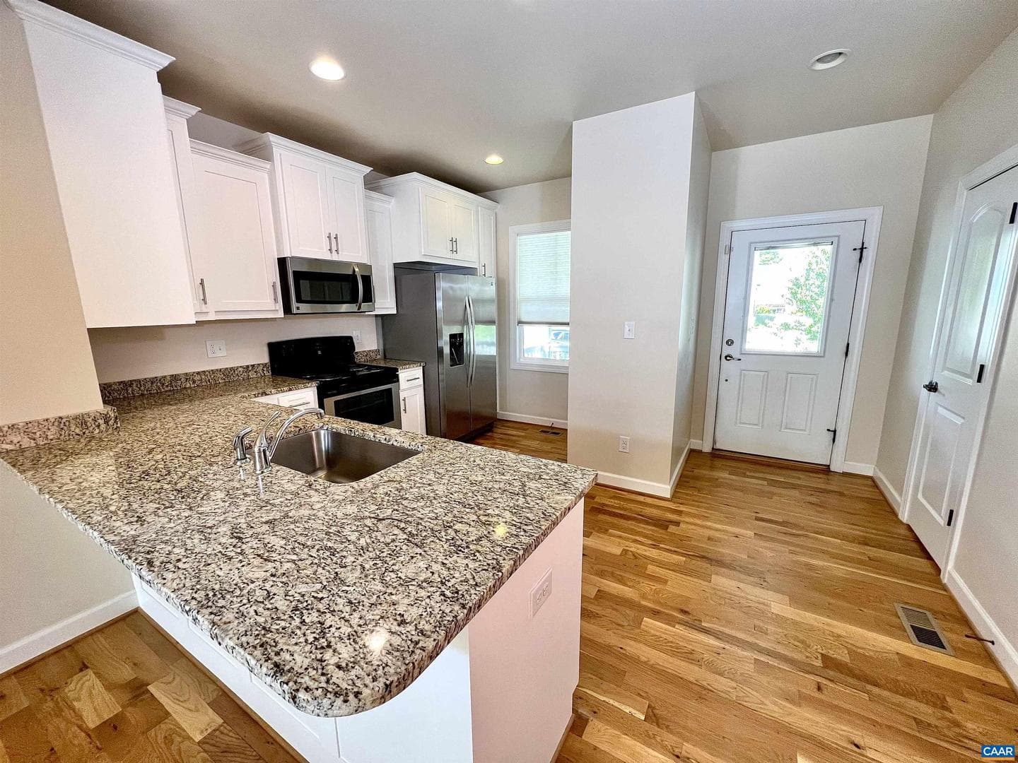 251 Huntley Ave photo 5