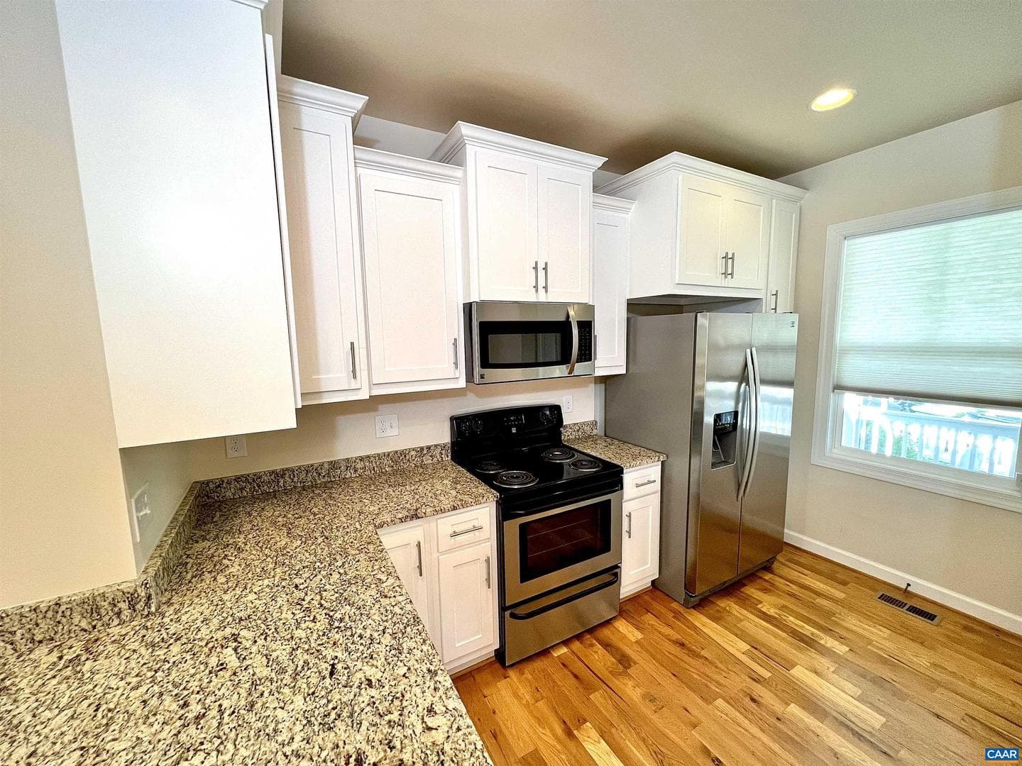 251 Huntley Ave photo 7