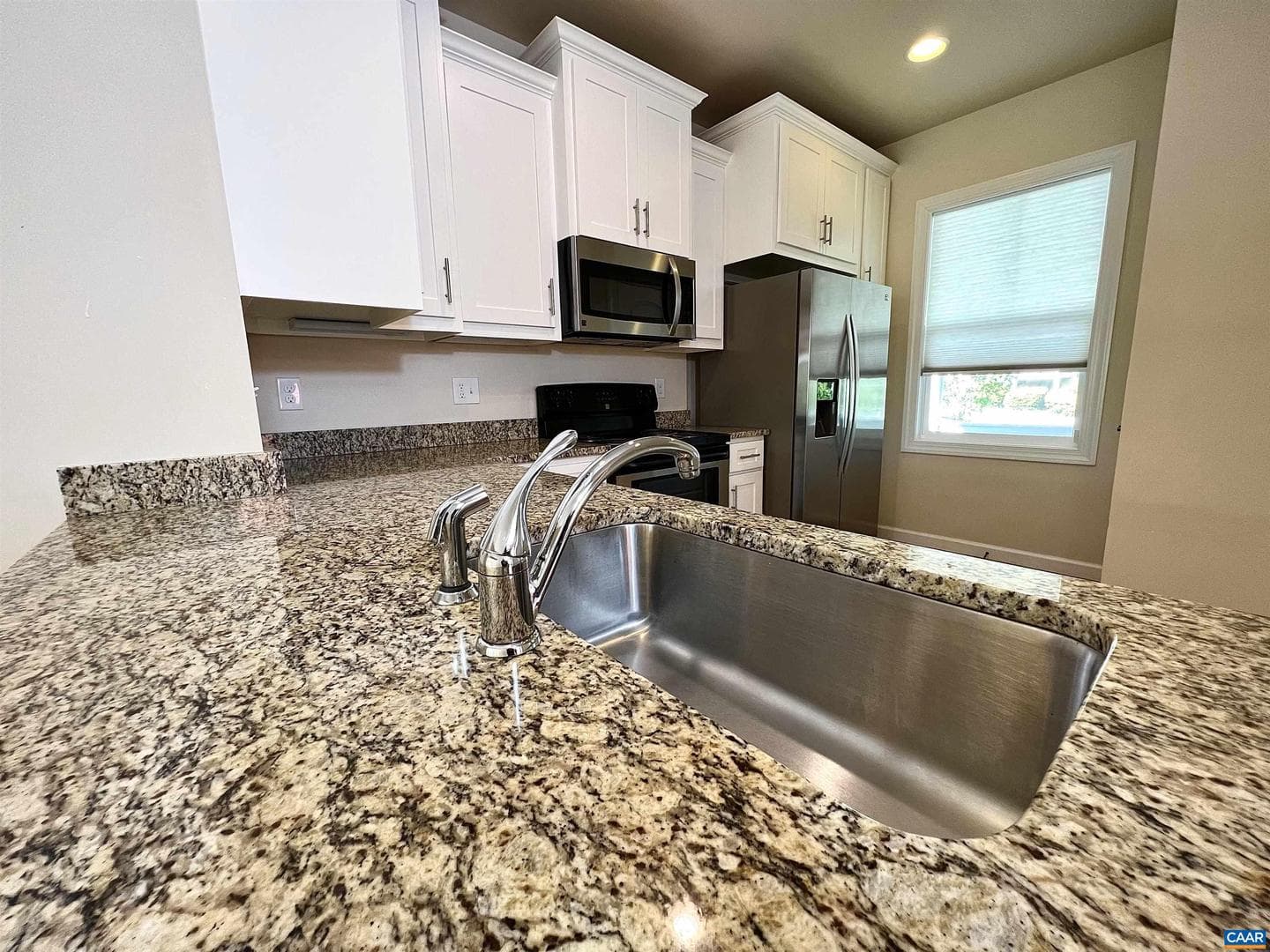 251 Huntley Ave photo 8
