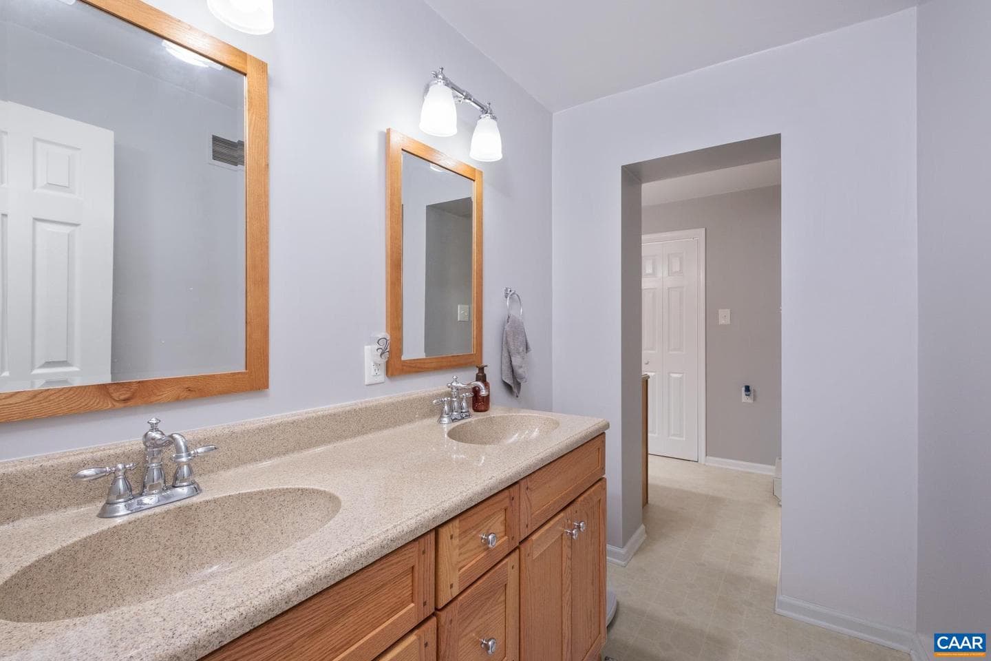 1513 Dennison Ave photo 17