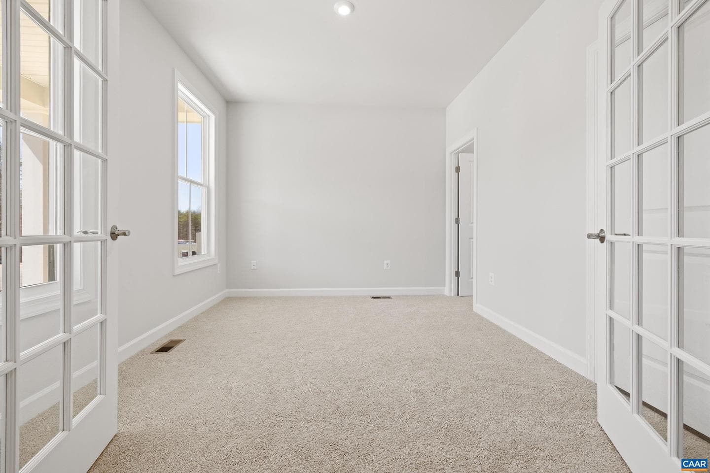 33 Whisperwood Ct photo 10