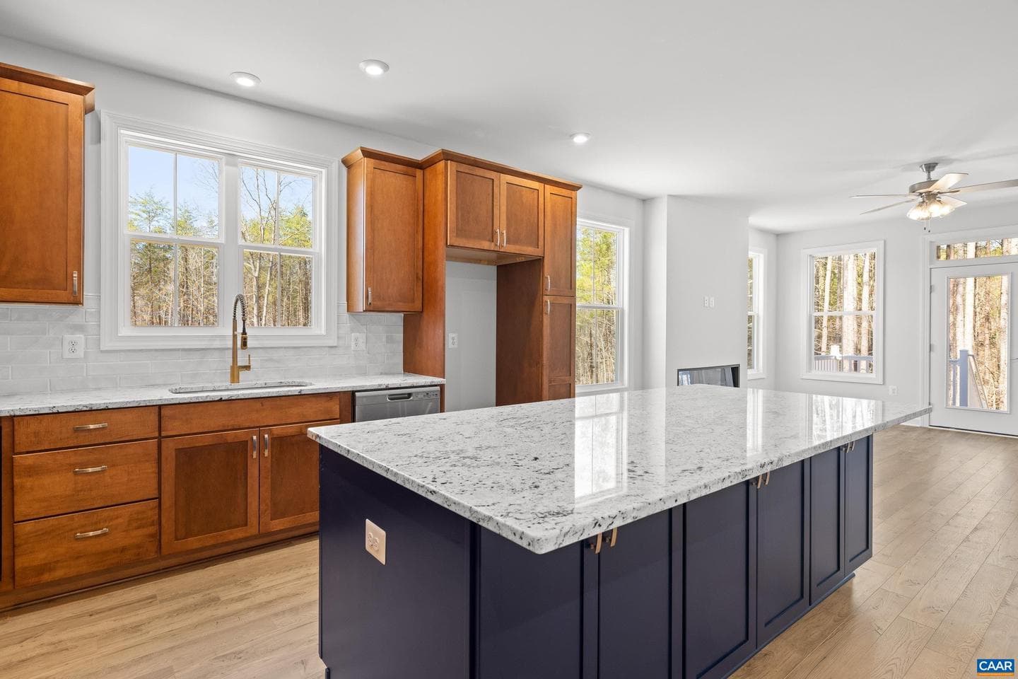 33 Whisperwood Ct photo 22