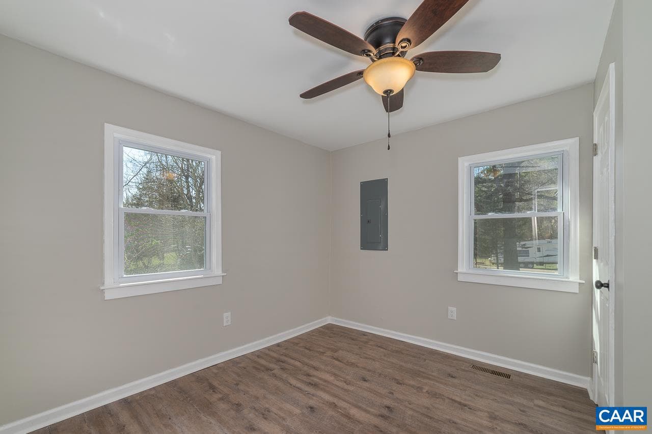 7540 Damon Rd photo 18