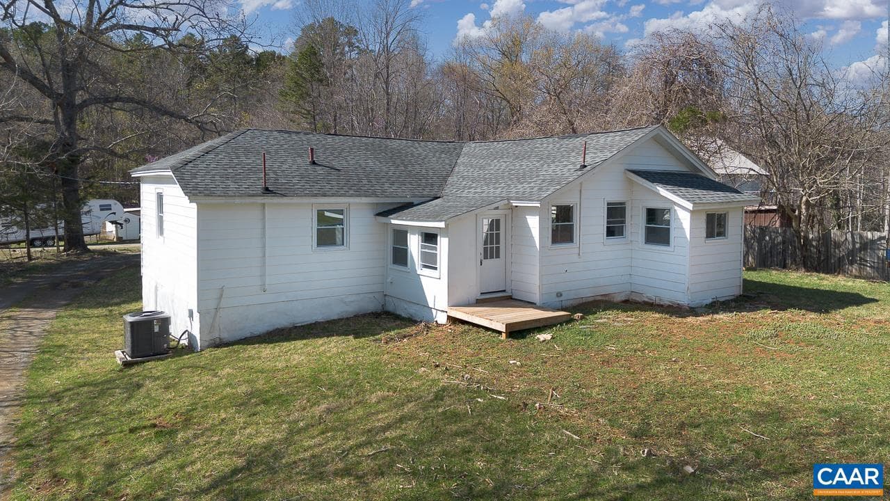7540 Damon Rd photo 8