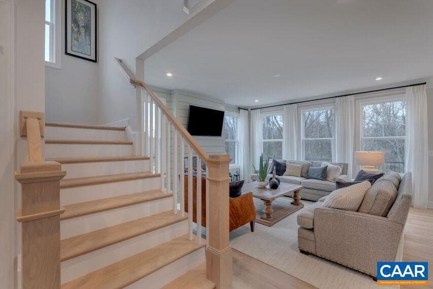 3059 Rambling Brook Ln photo 4