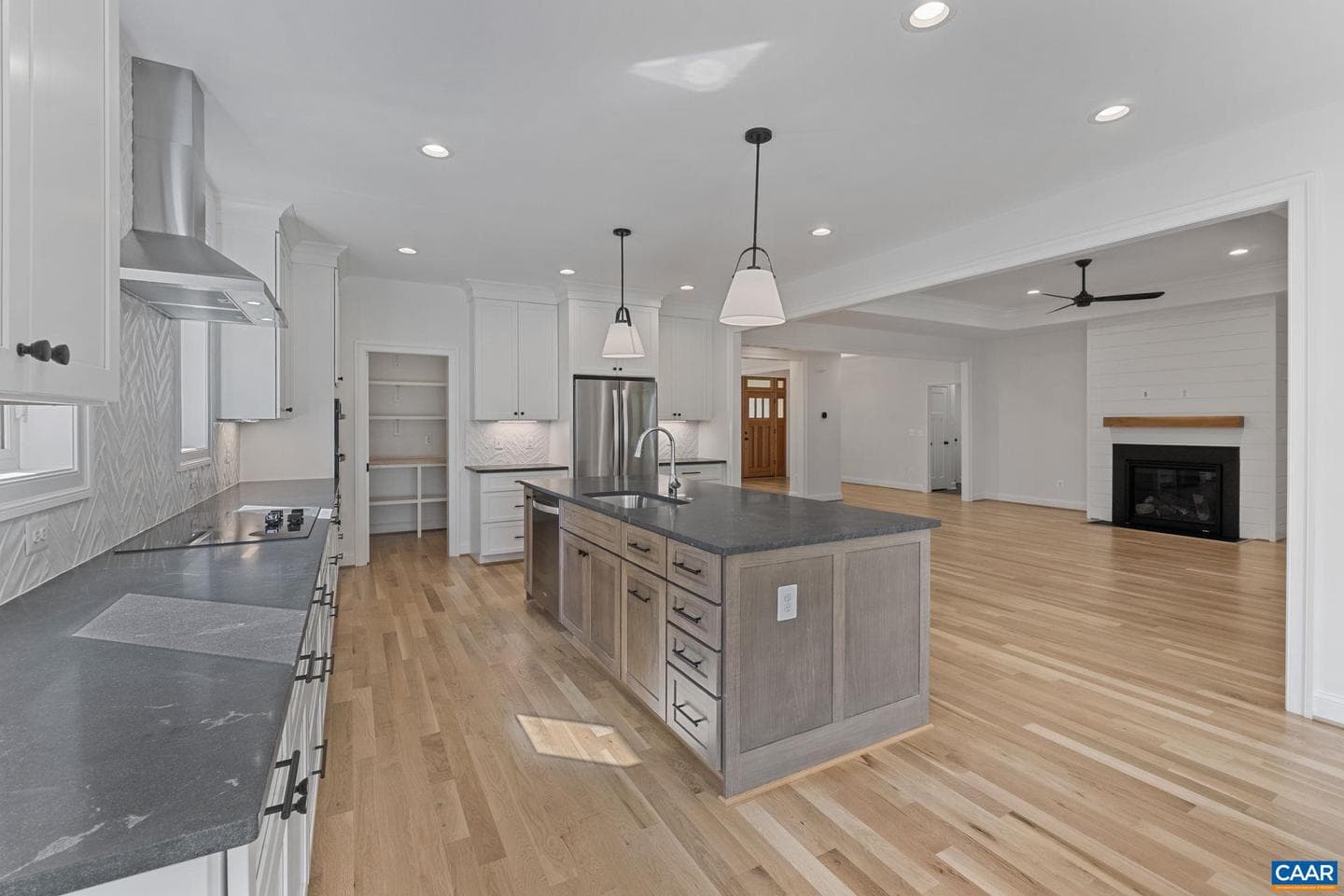 2362 Lonicera Way photo 32