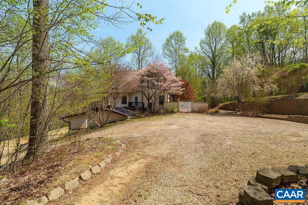 7035 Blackwells Hollow Rd photo 2