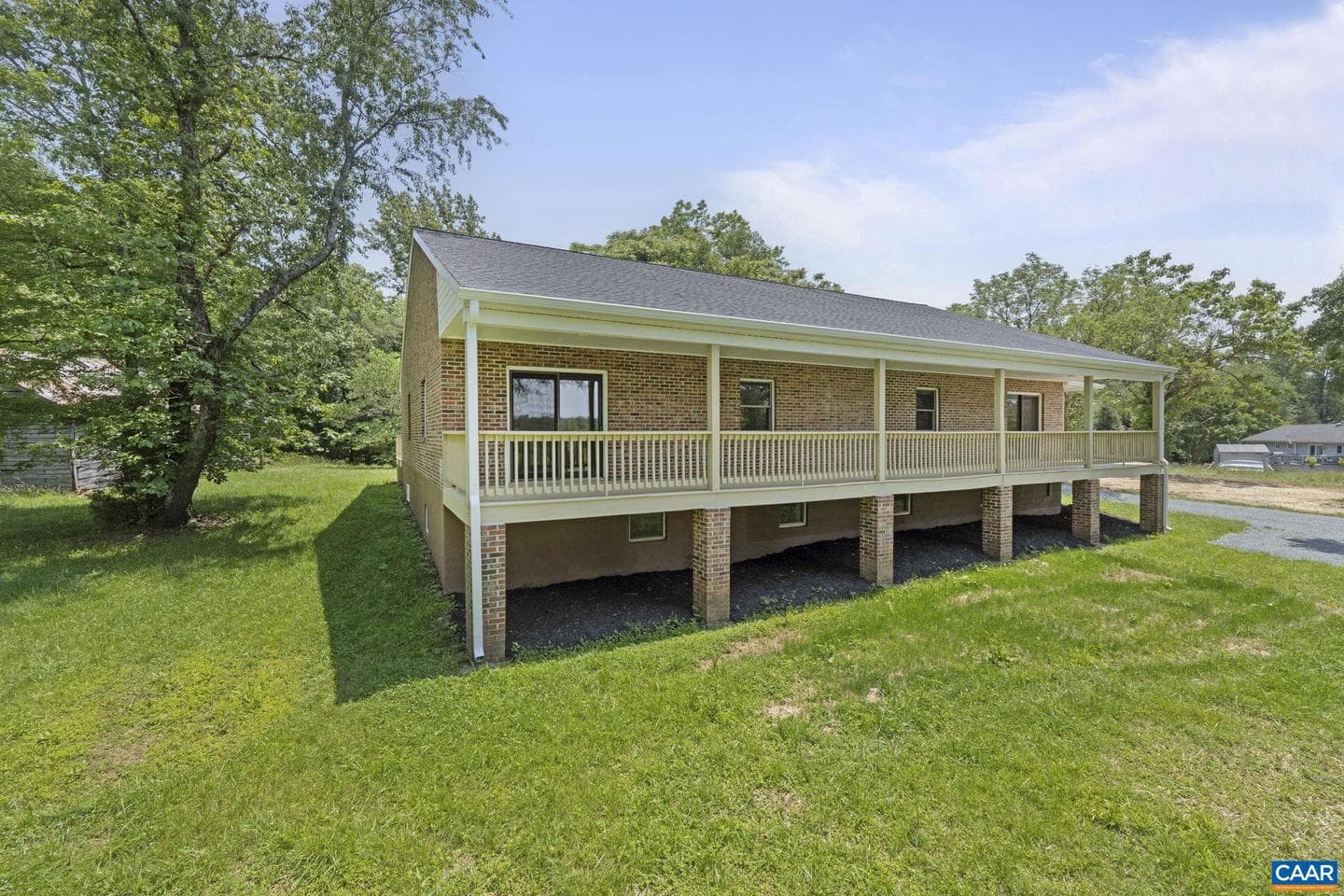 115 Montview Dr photo 1