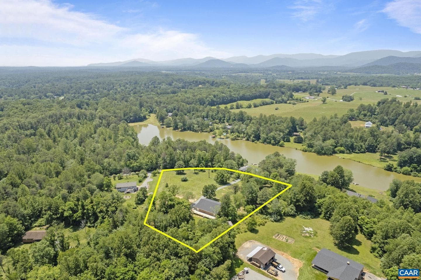 115 Montview Dr photo 4