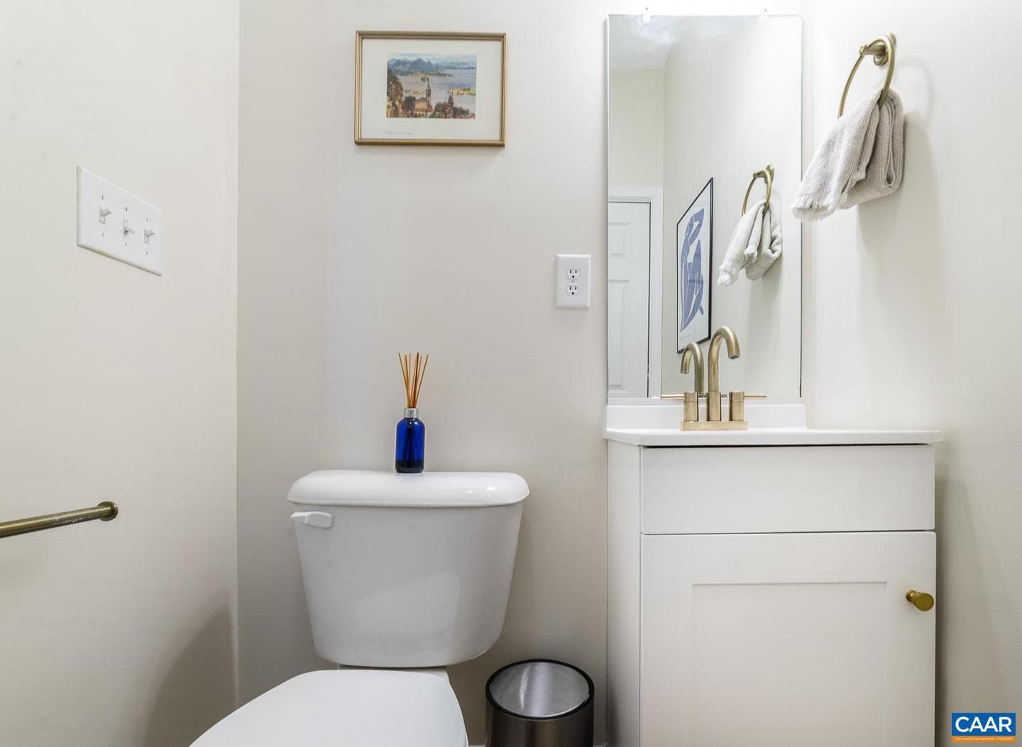 9 Bristol Ct photo 11