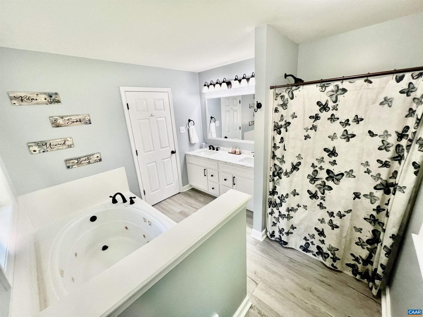 1004 Carodon Dr photo 32