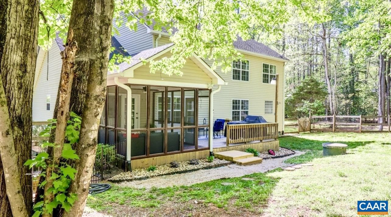 1004 Carodon Dr photo 59