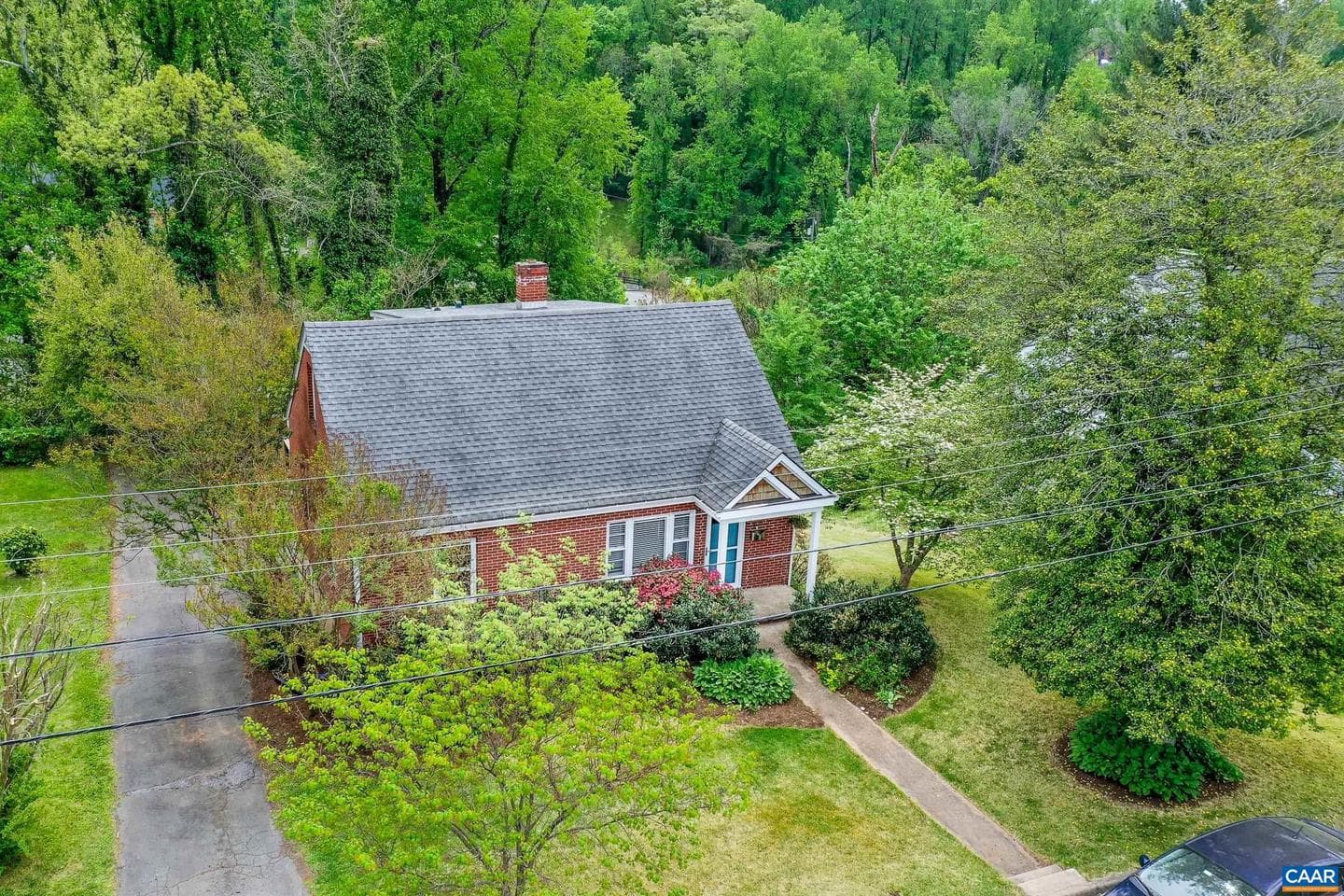807 Hillcrest Rd photo 4