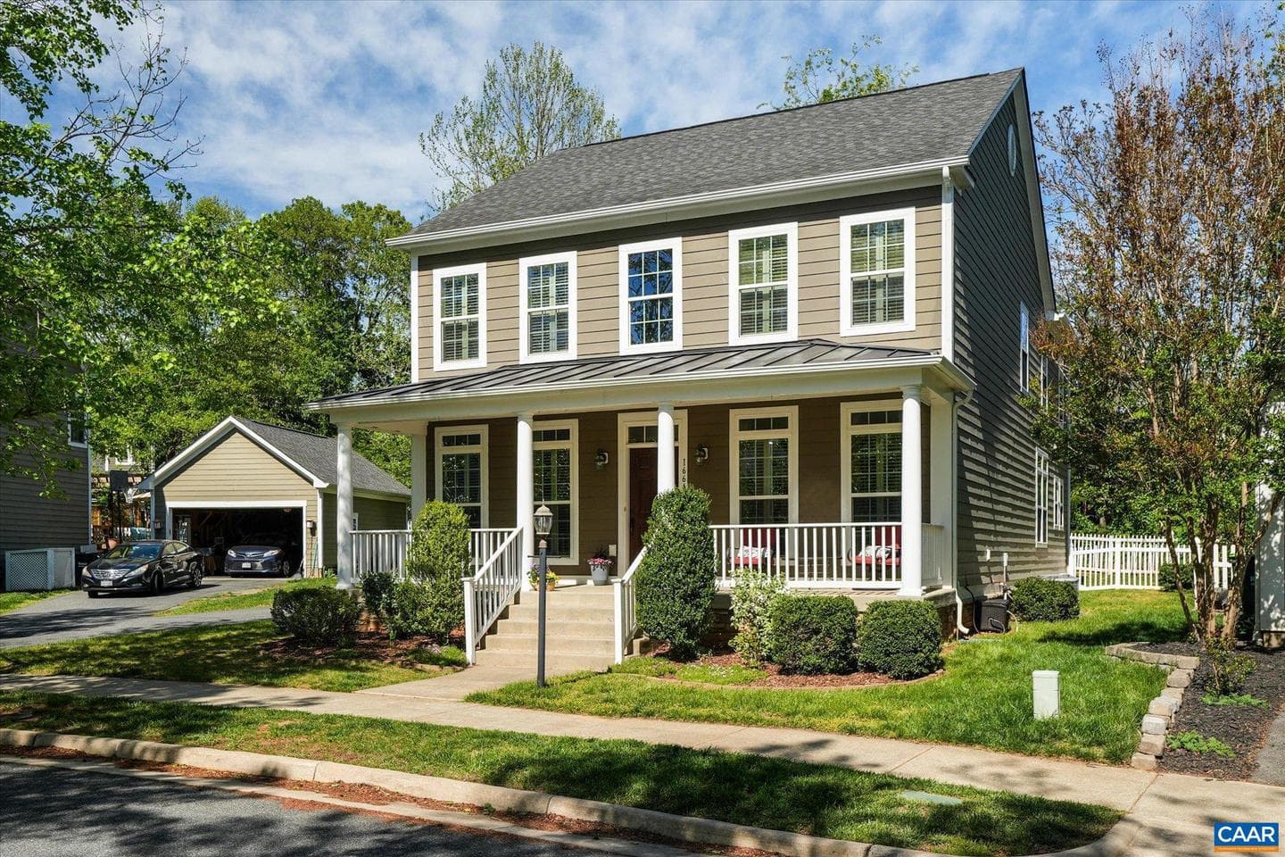 1664 Wickham Way photo 3