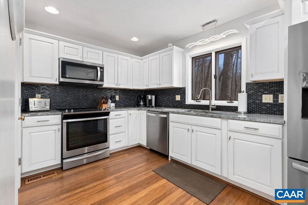 87 Firtree Dr photo 9