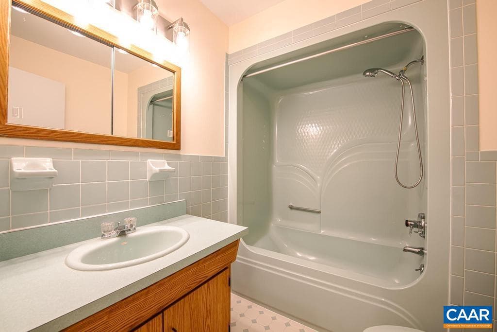 18220 Gregory Dr photo 22