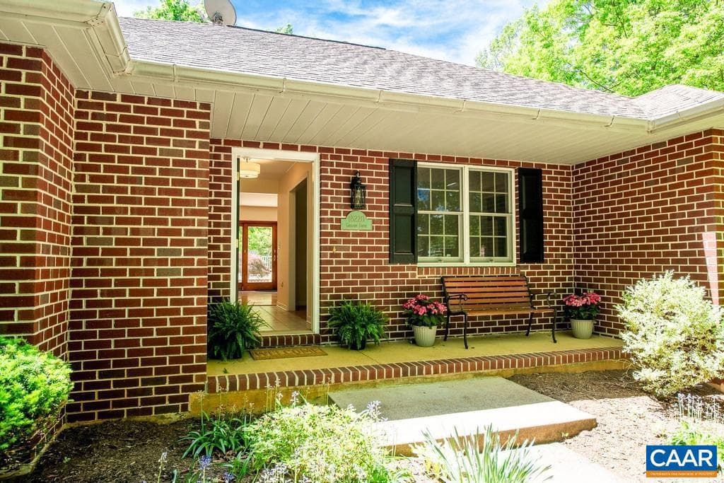 18220 Gregory Dr photo 9