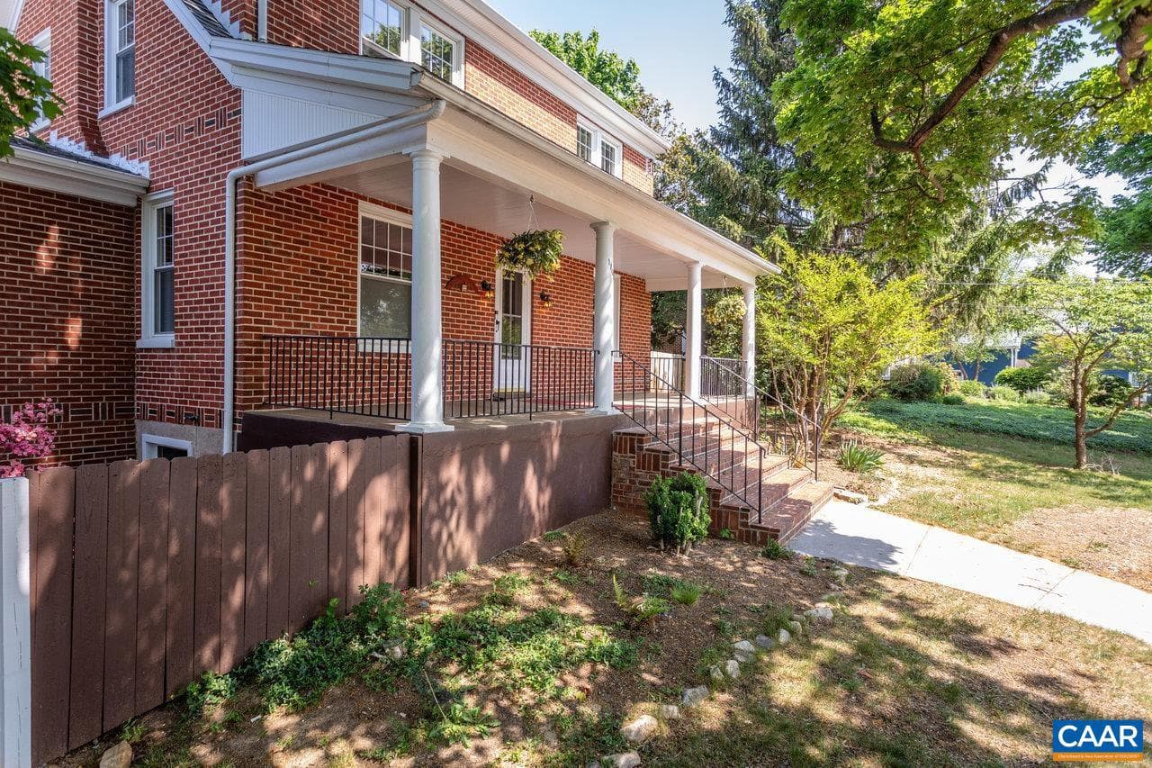 1104 N Coalter St photo 2