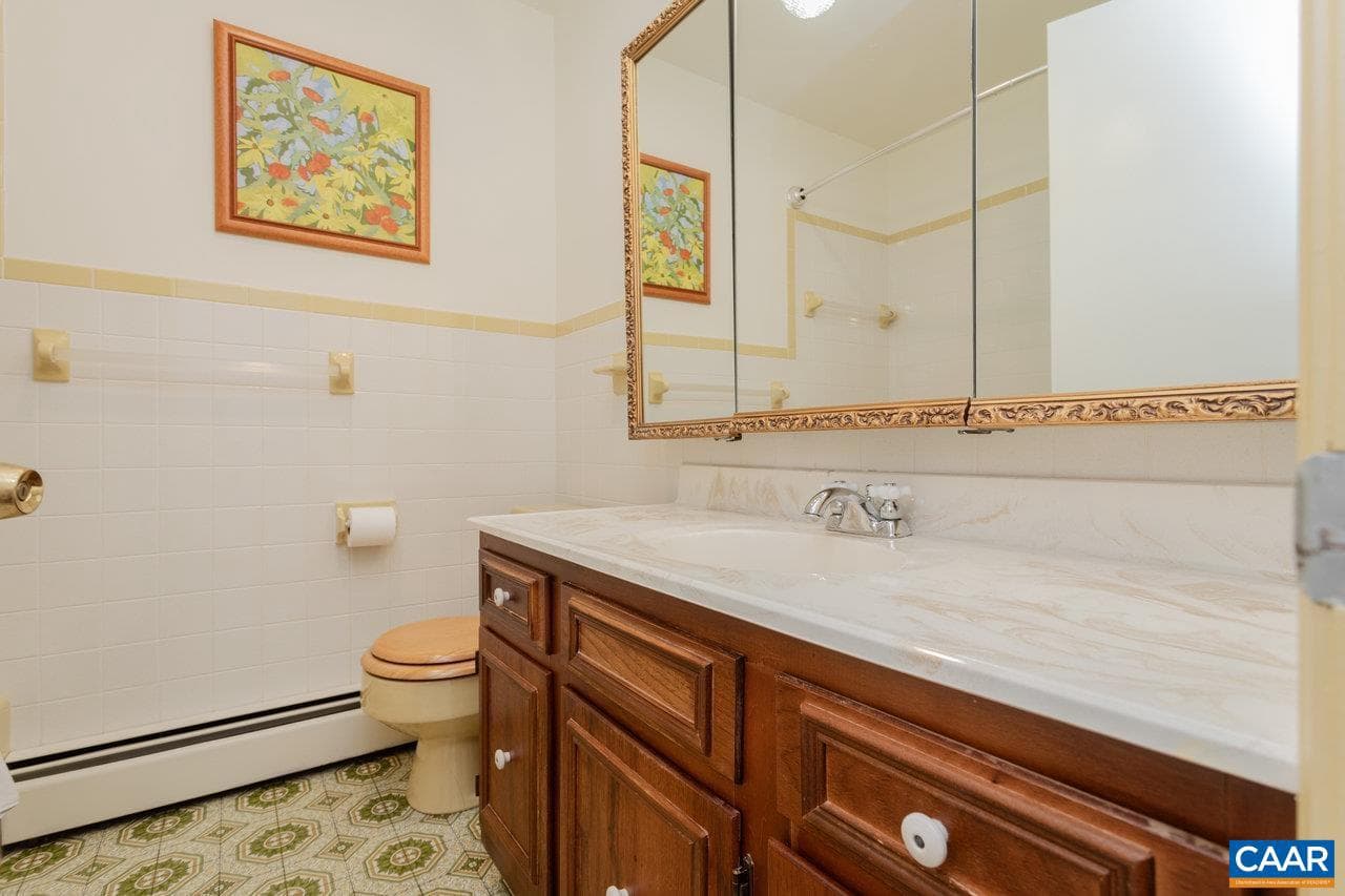 1104 N Coalter St photo 29