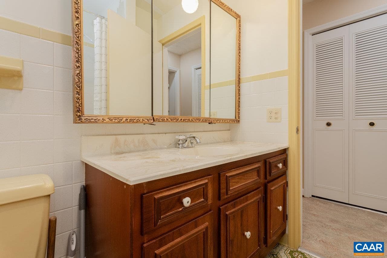 1104 N Coalter St photo 30